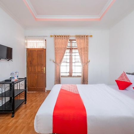 Hotel Capital O 1541 Puri Cikole Asri Lembang Exterior foto