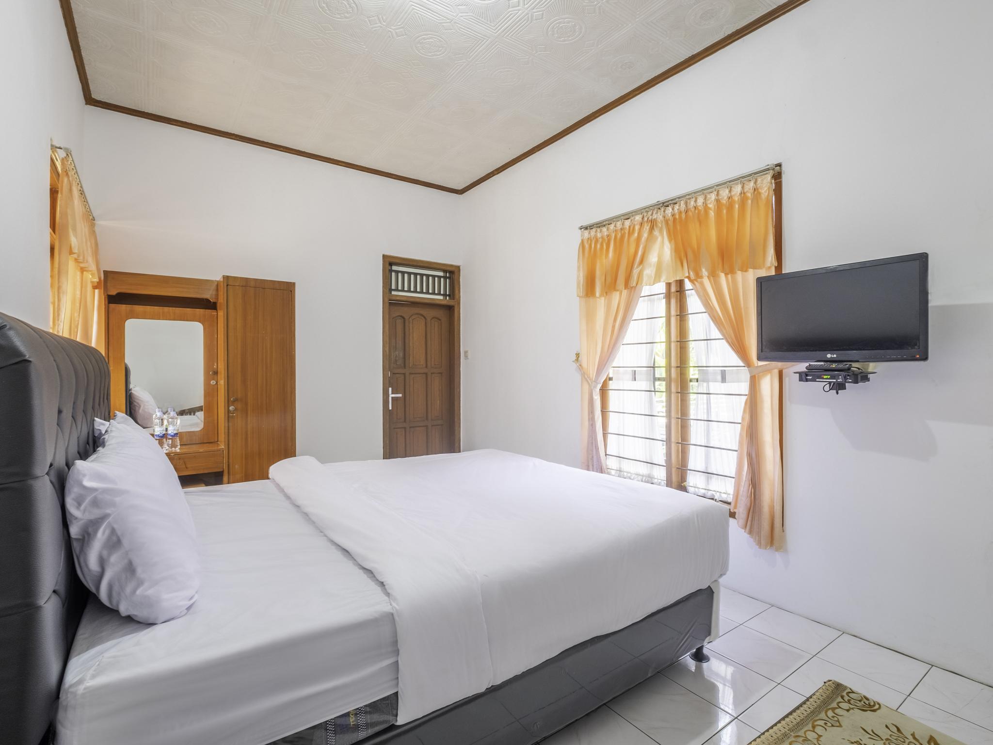 Hotel Capital O 1541 Puri Cikole Asri Lembang Exterior foto