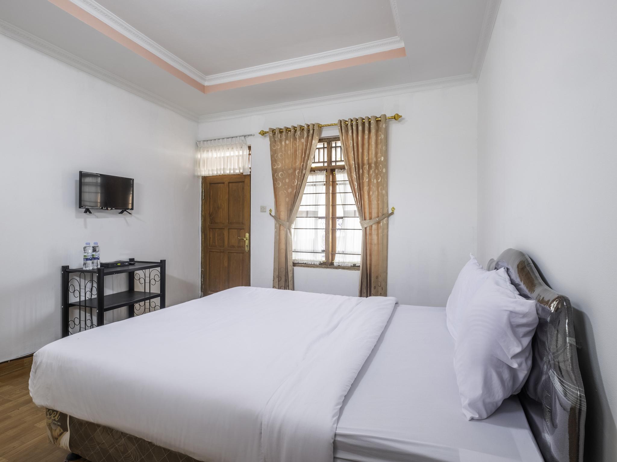 Hotel Capital O 1541 Puri Cikole Asri Lembang Exterior foto