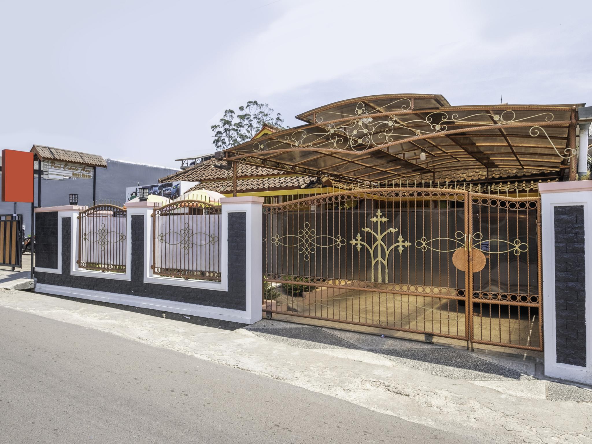 Hotel Capital O 1541 Puri Cikole Asri Lembang Exterior foto