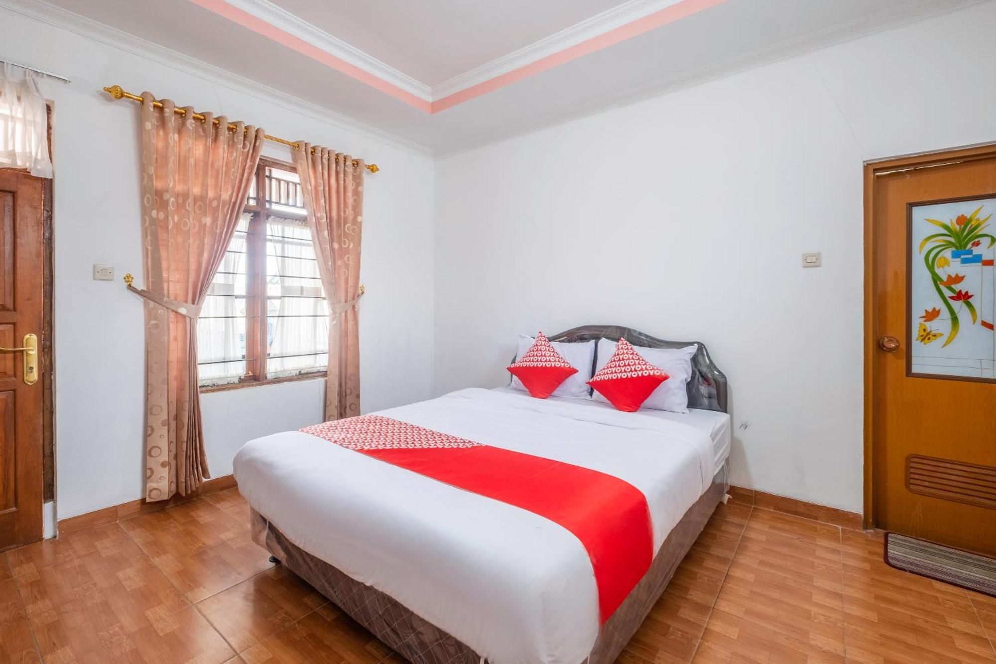 Hotel Capital O 1541 Puri Cikole Asri Lembang Exterior foto