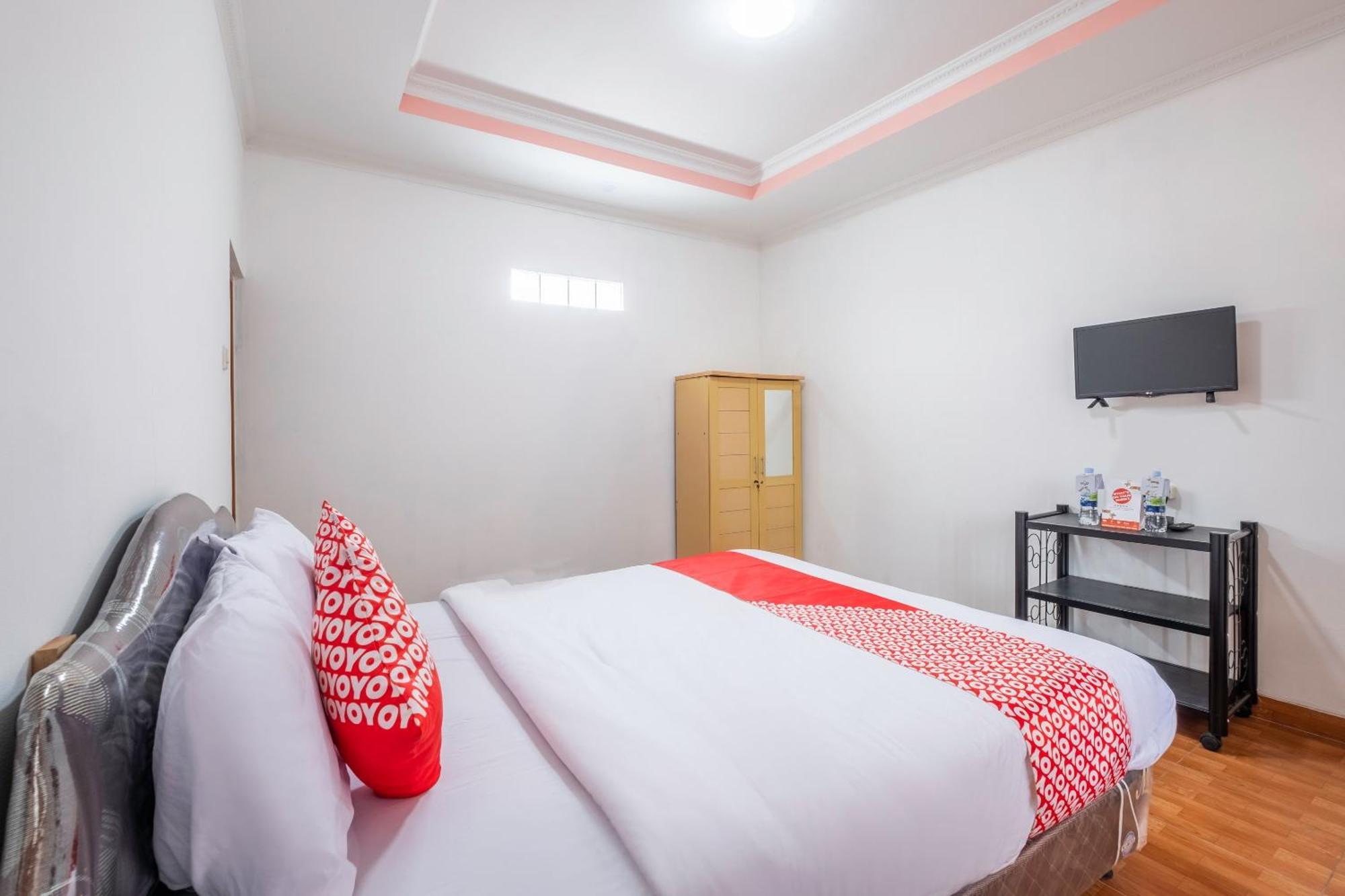 Hotel Capital O 1541 Puri Cikole Asri Lembang Exterior foto