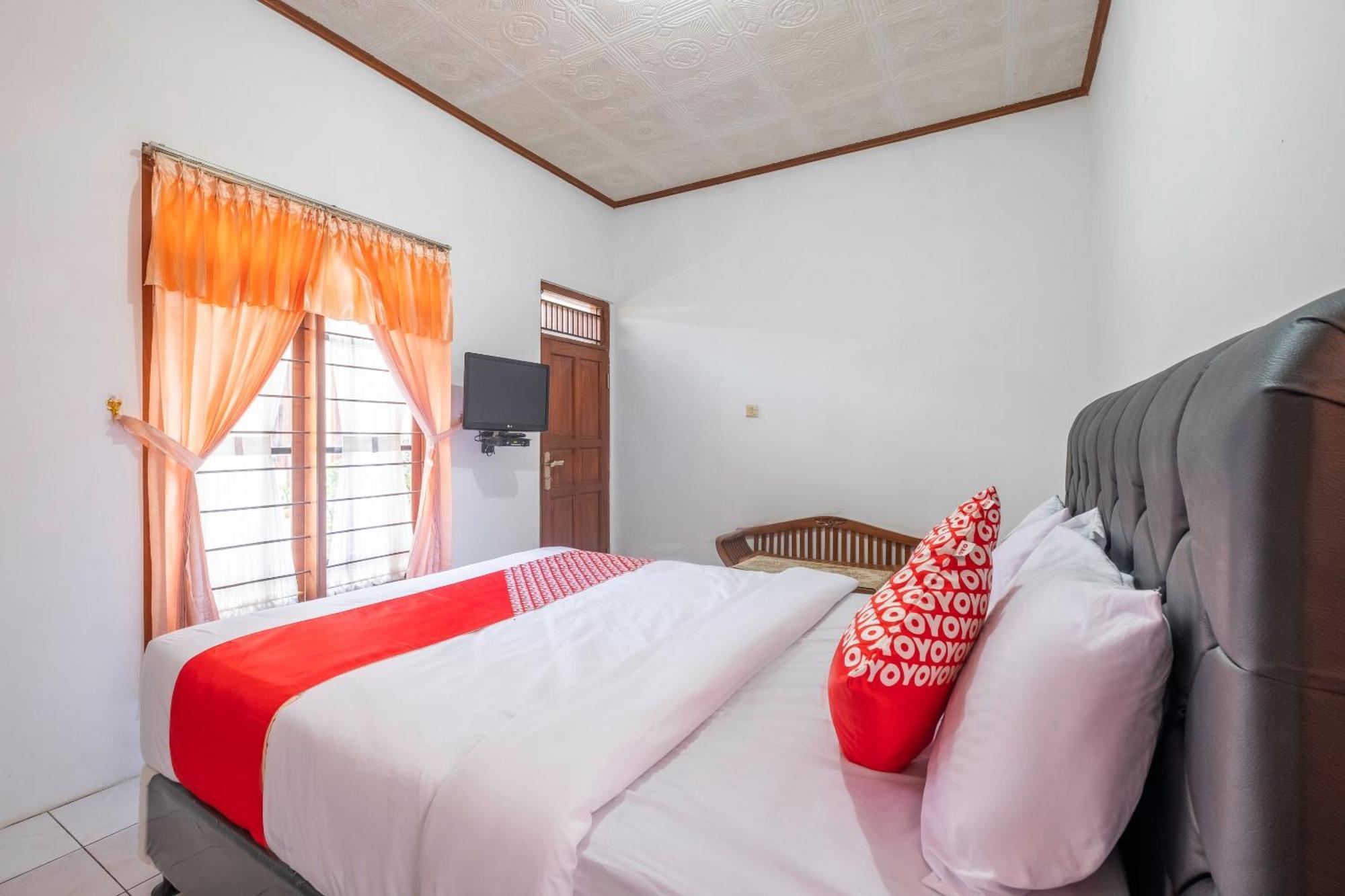 Hotel Capital O 1541 Puri Cikole Asri Lembang Exterior foto